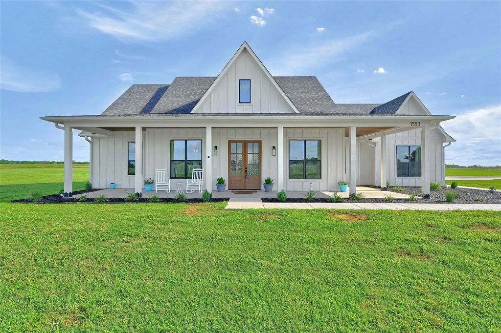 1553 South Road, Whitesboro