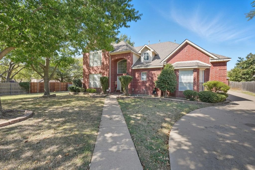 5010 Coventry Lane, Arlington