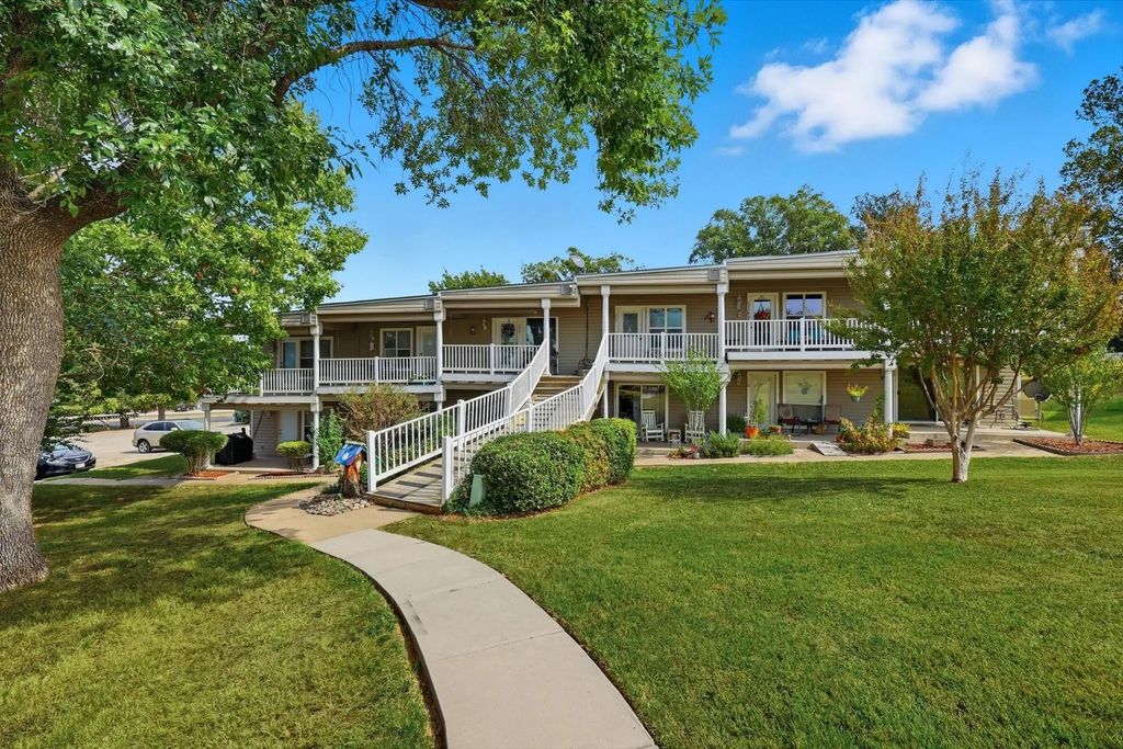 81 Runaway Bay Drive 220, Runaway Bay