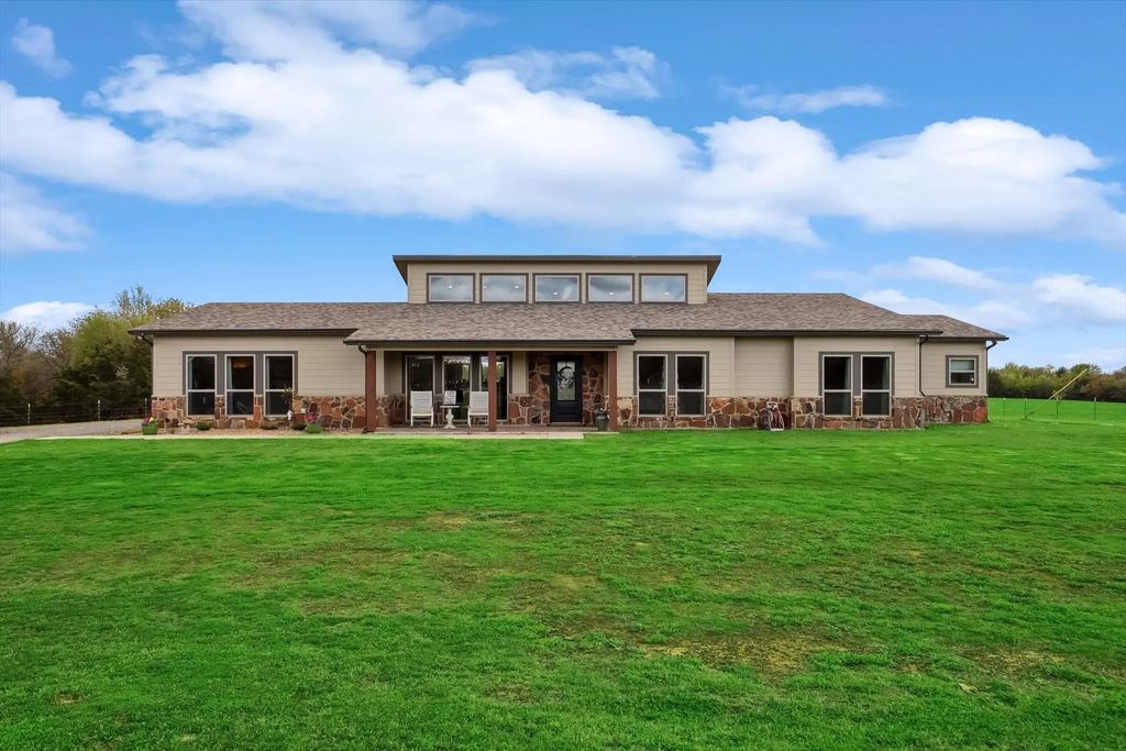 812 Mckenzie Road, Tioga