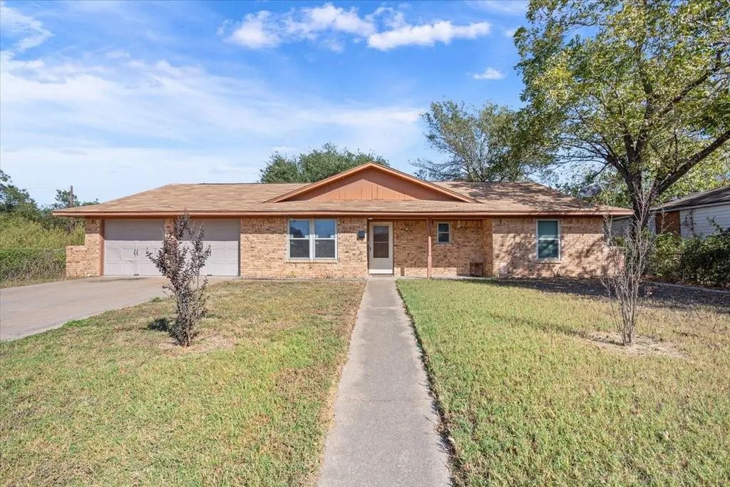 525 San Antonio Street, Marlin