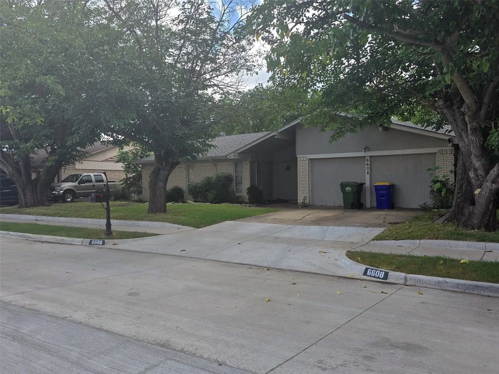 6608 Summertime Lane, Watauga