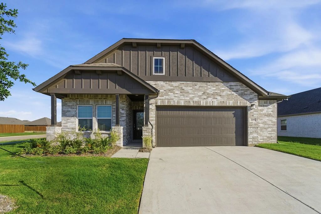 209 Charismatic Road, Waxahachie
