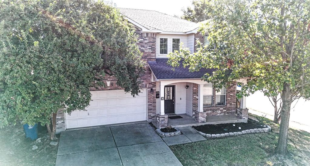 2000 New Braunfels, Forney