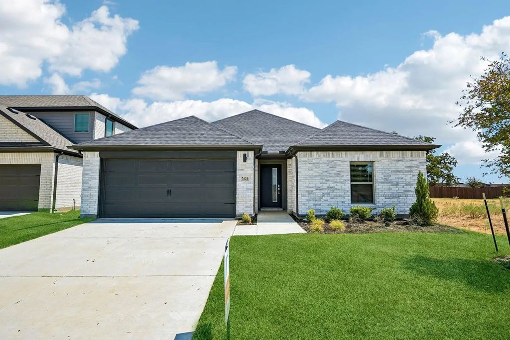 7620 Kingfisher Road, Aubrey