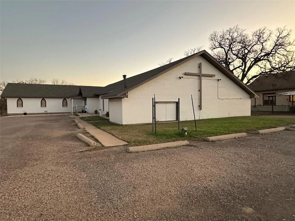 508 E Frederick Street, Riesel