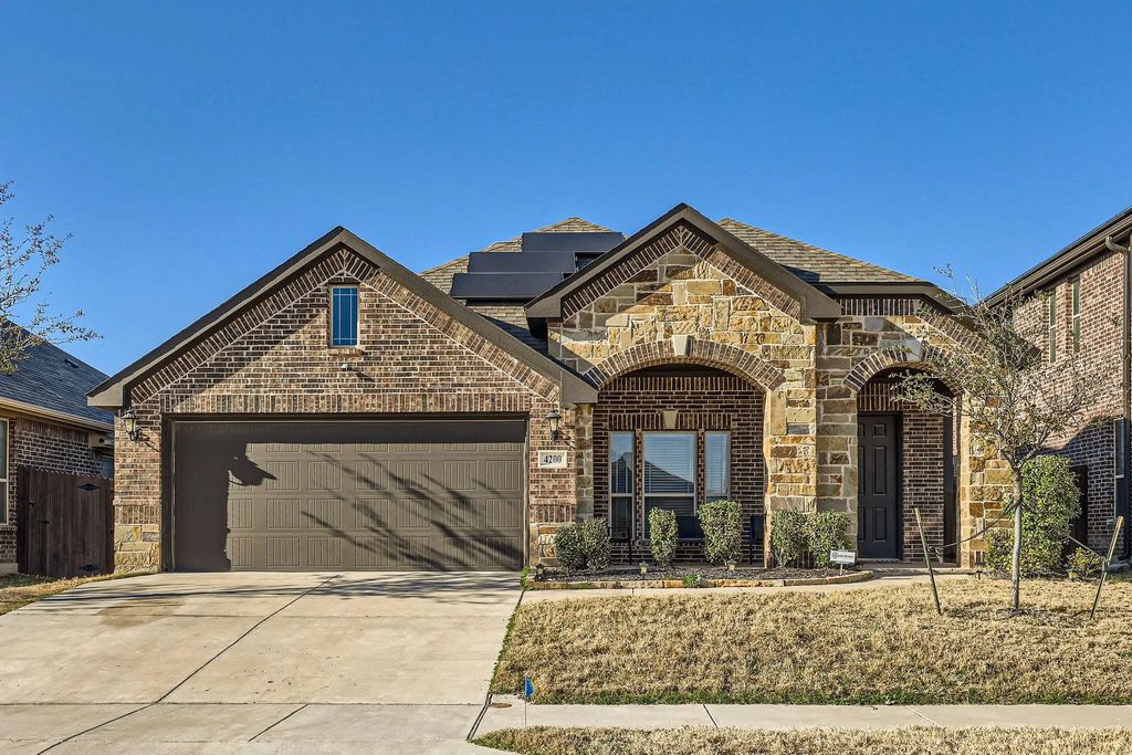 4200 Snowberry Lane, Fort Worth