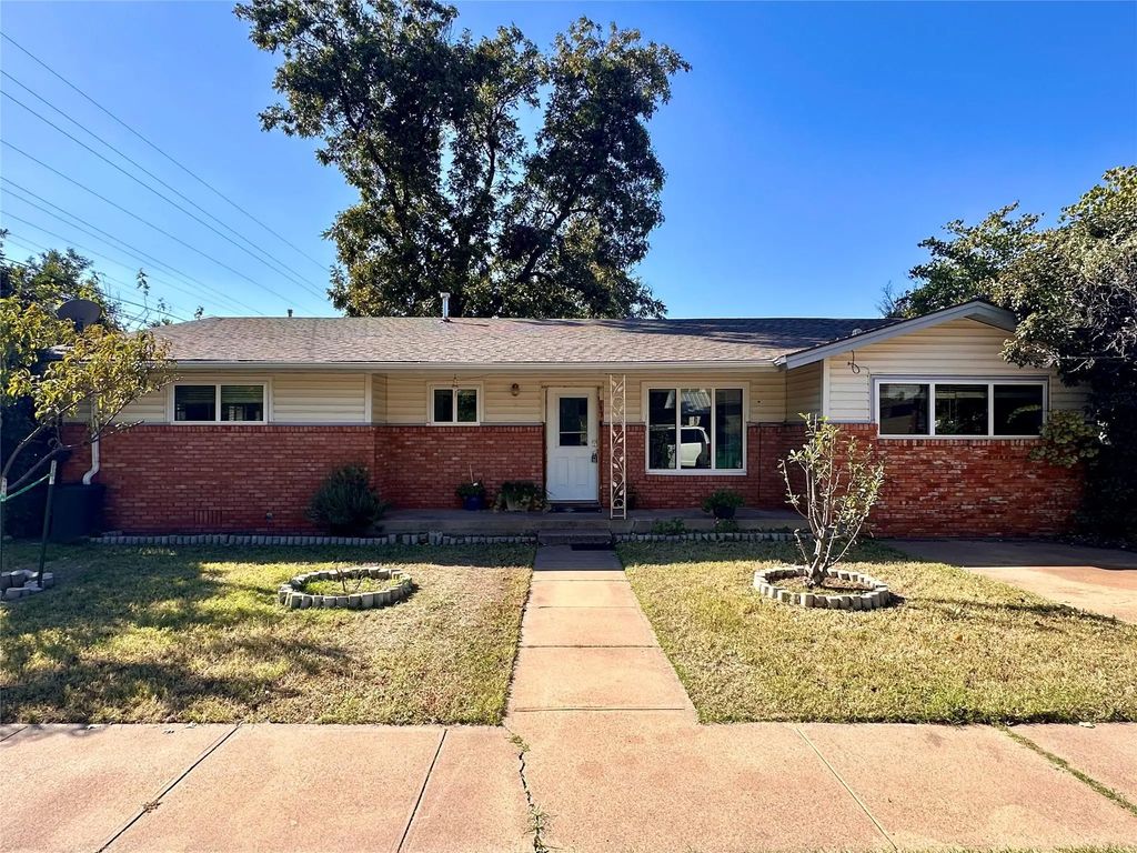 107 N Arkansas Street, Seymour