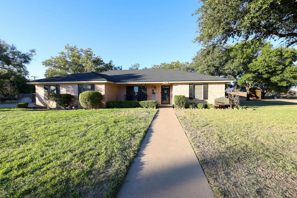 1300 Hillcrest Street, Coleman