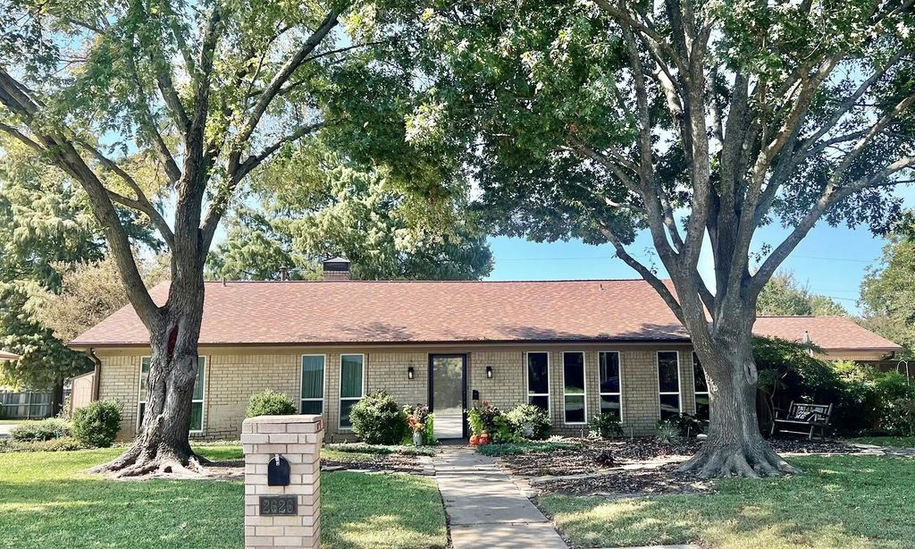 2626 Shoreline Drive, Sherman