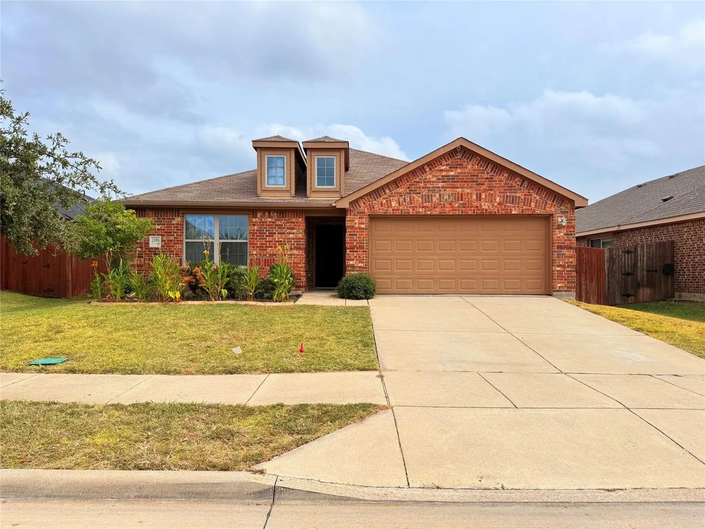 2106 Danibelle Drive, Forney