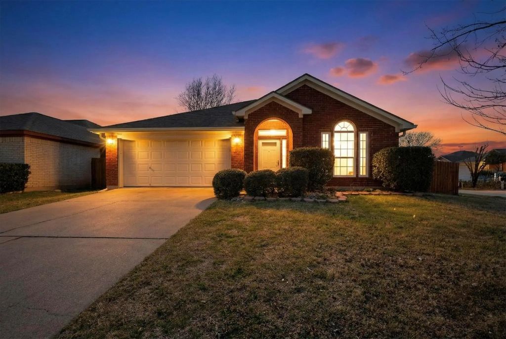 1025 Caleb Street, Burleson