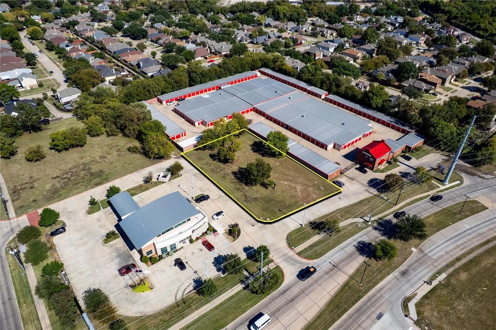 2401 Arapaho Road, Garland
