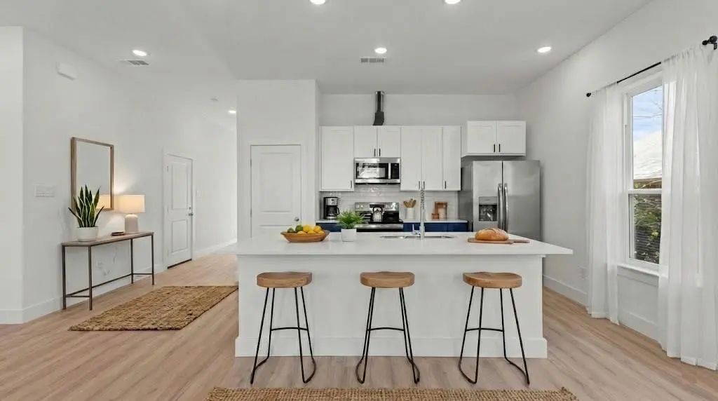 919 W Day Street, Denison