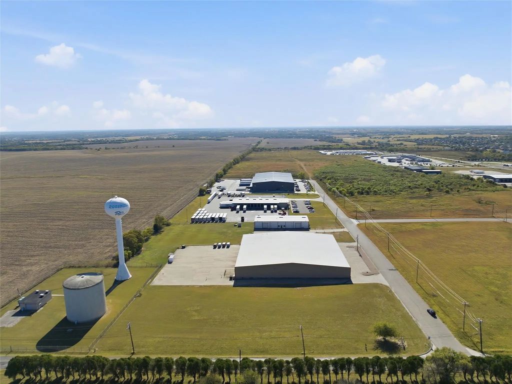 8093 Robinson Industrial Park, Robinson