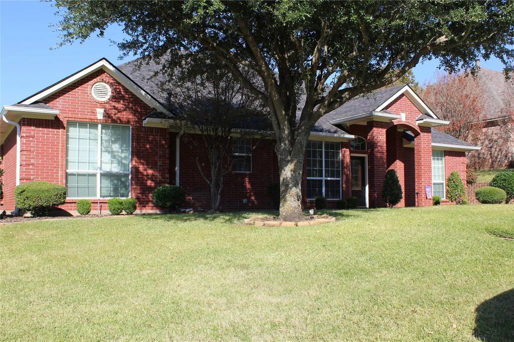 2131 Deer Run, Denison