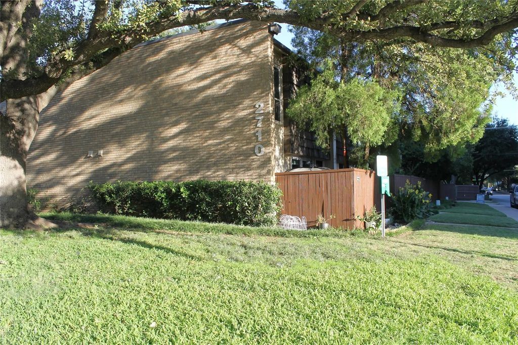 2702 Douglas Avenue 106, Dallas