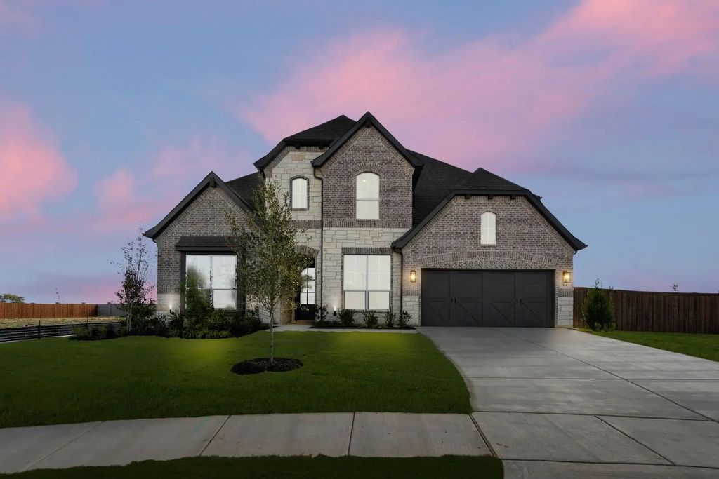 764 Texas Thistle Road, Waxahachie