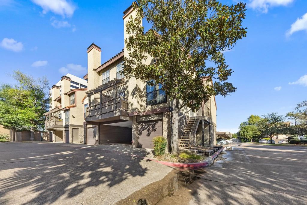 5757 E University Boulevard 26d, Dallas