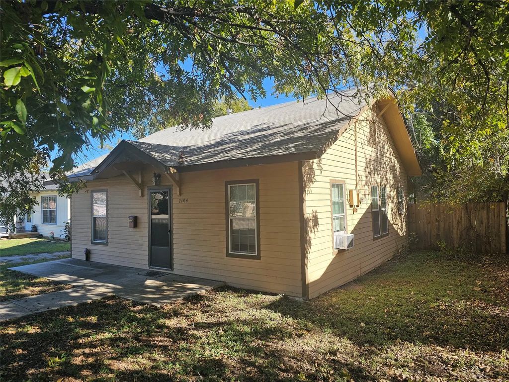 2104 Avenue E, Brownwood