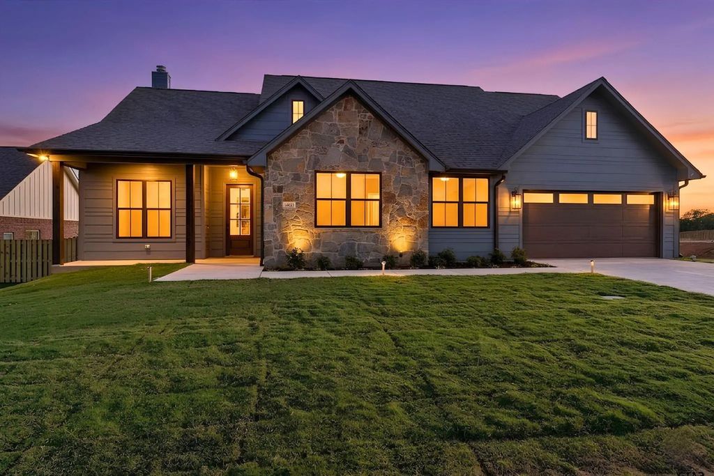 16421 Clearview Drive, Lindale