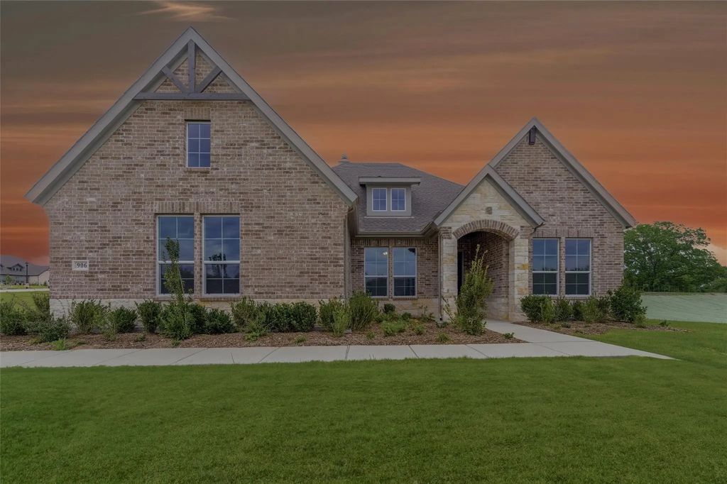 906 Perrin Lane, Van Alstyne