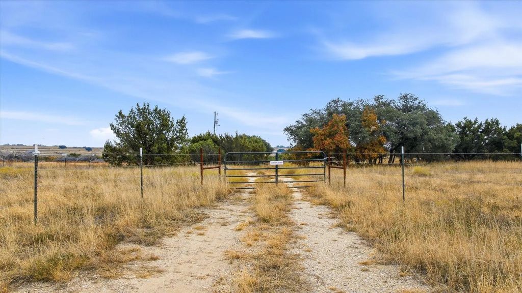 990 County Road 182, Stephenville