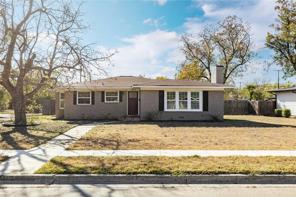 1803 4th St, Brownwood