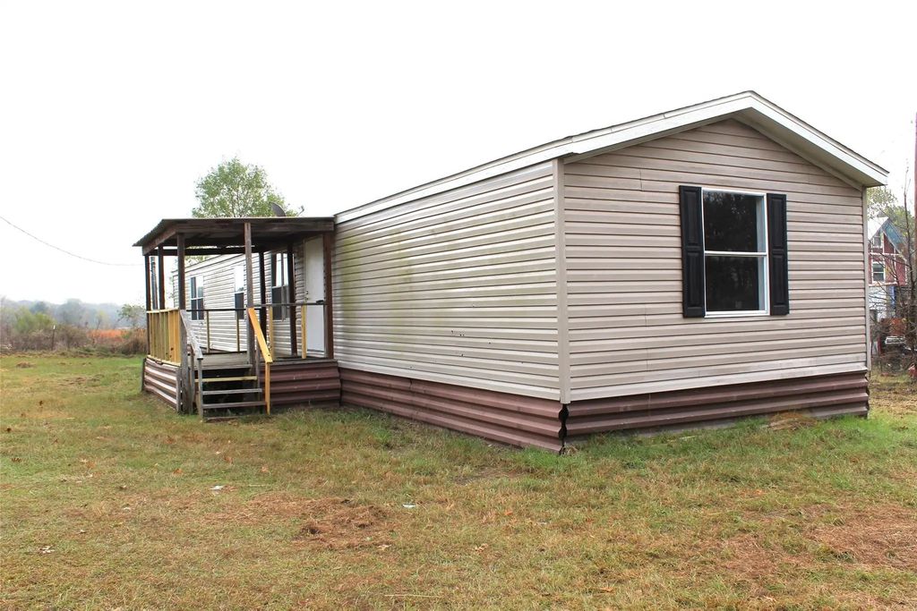 10594 County Road 2138, Kemp