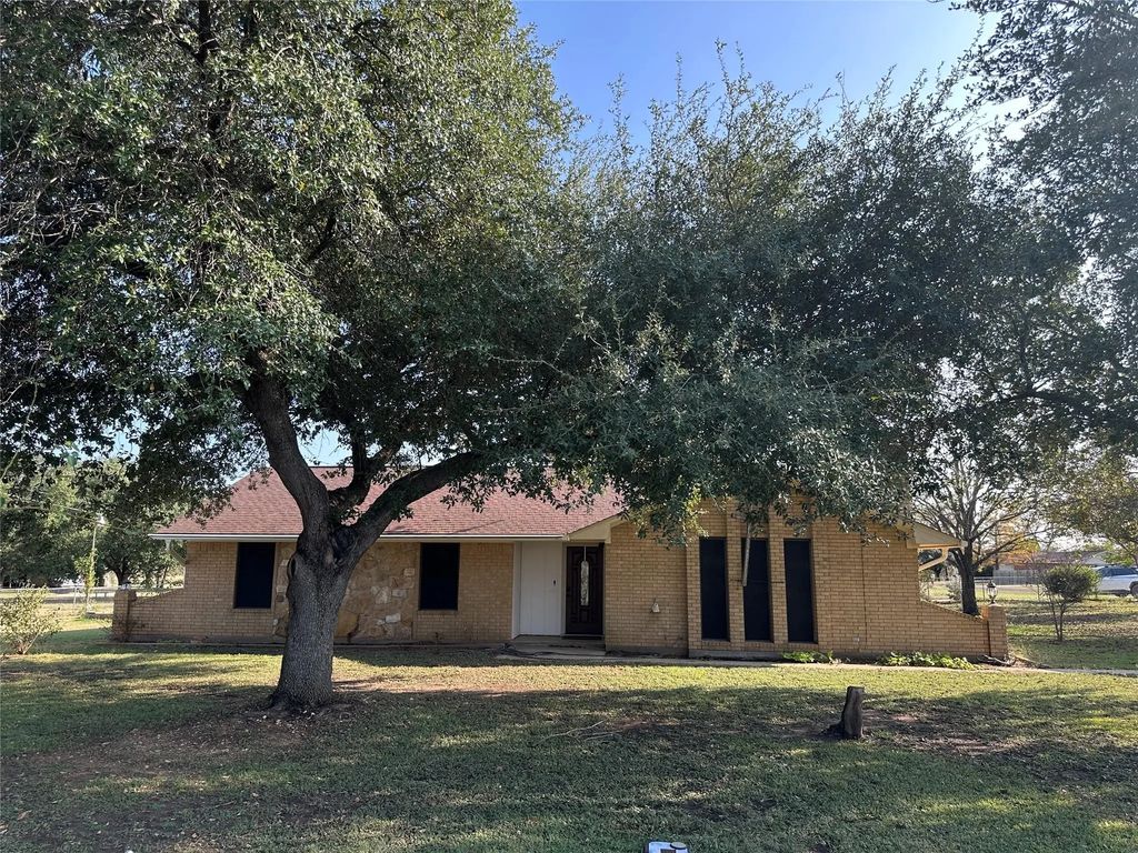 137 Oakview Circle, Waco