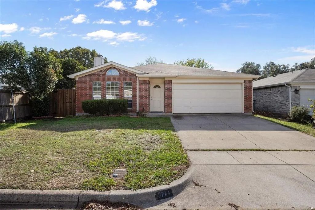 3744 Chaddybrook Lane, Fort Worth