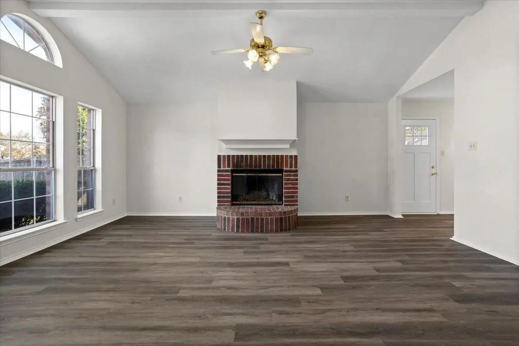 3744 Chaddybrook Lane, Fort Worth