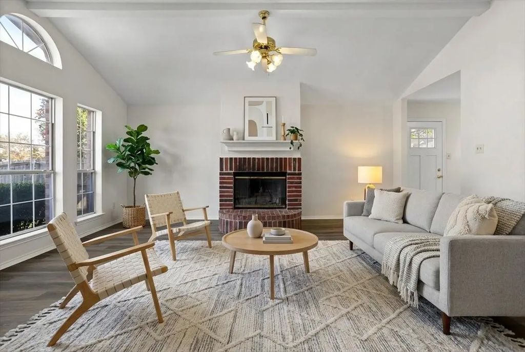 3744 Chaddybrook Lane, Fort Worth