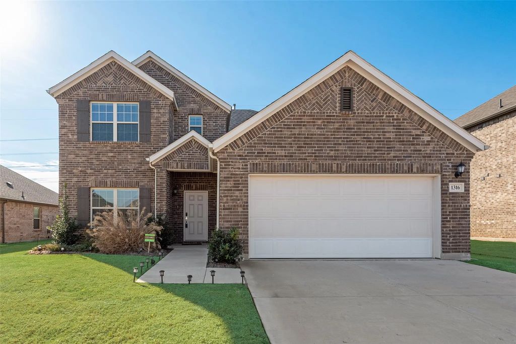 1316 Fox Glen Trail, Crowley