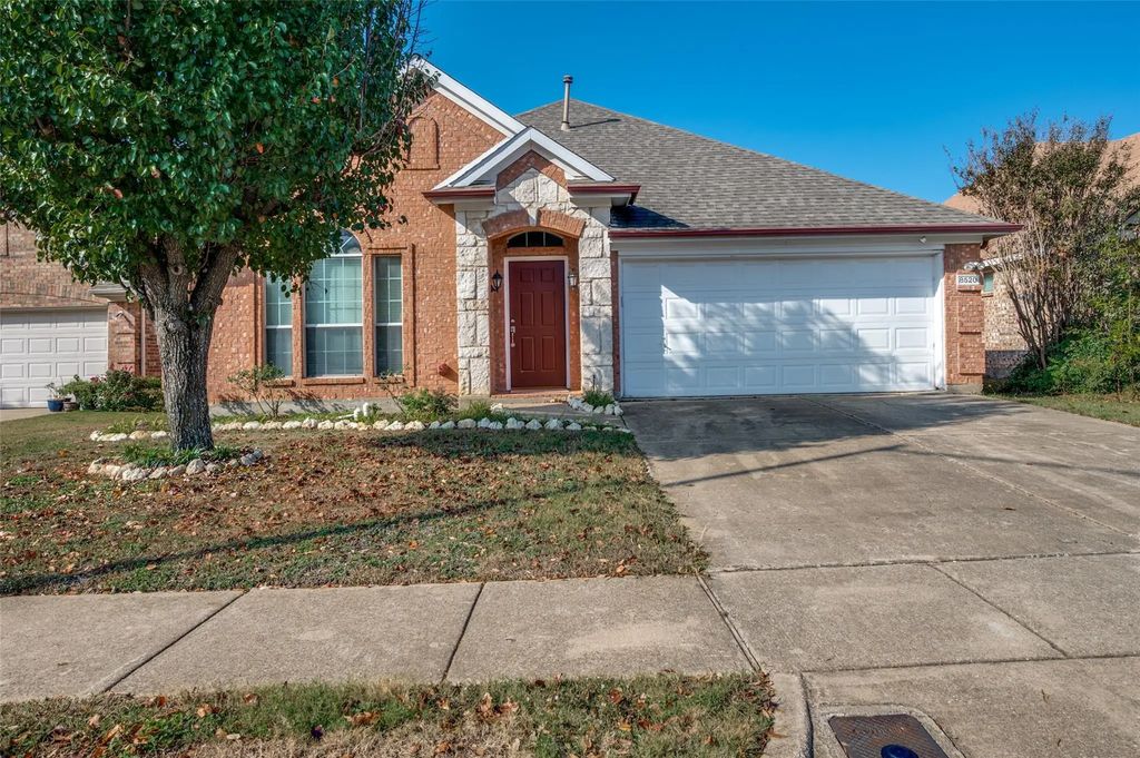 8520 Rock Creek Drive, Fort Worth