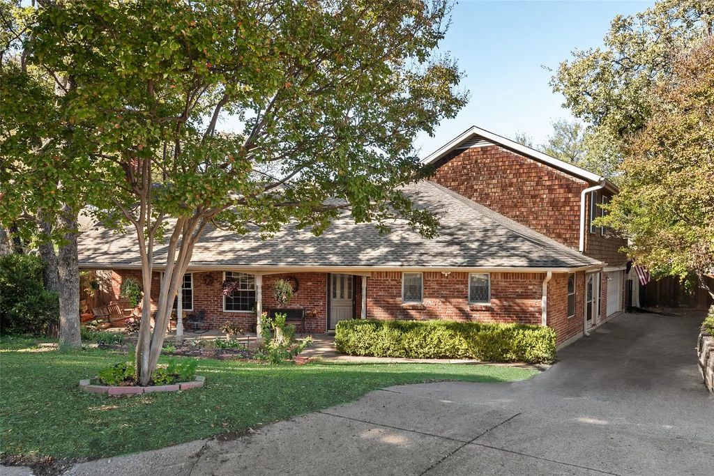 1719 Autumn Lane, Arlington