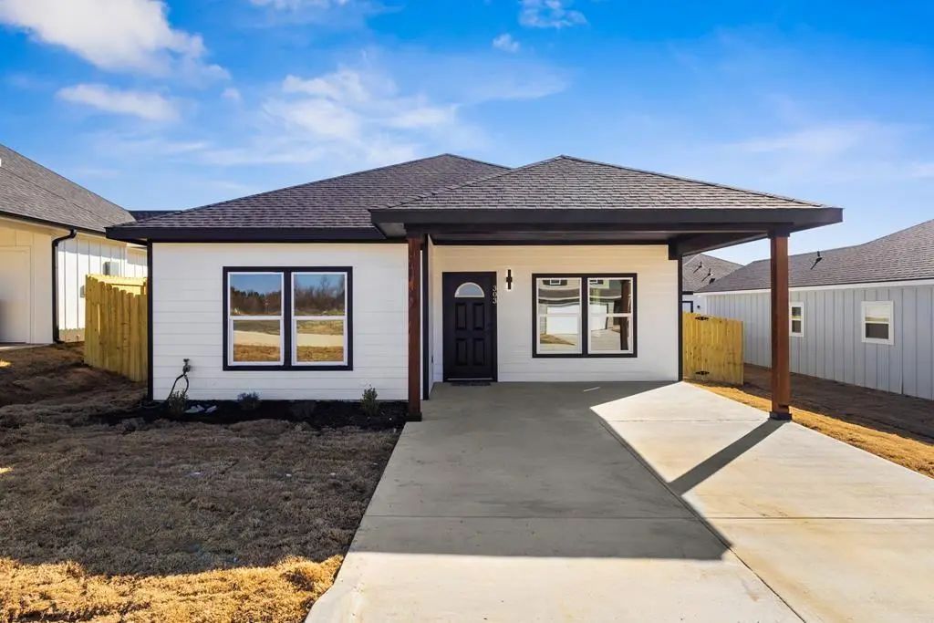 303 Paschall Boulevard, Mabank