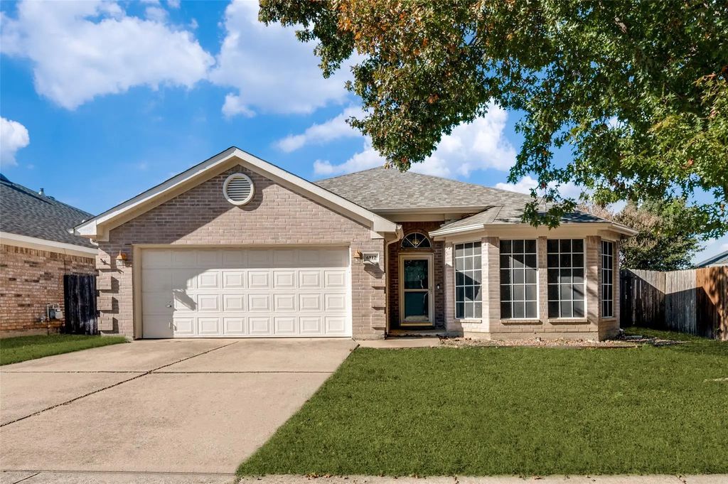 6812 Coldwater Canyon Road, Fort Worth