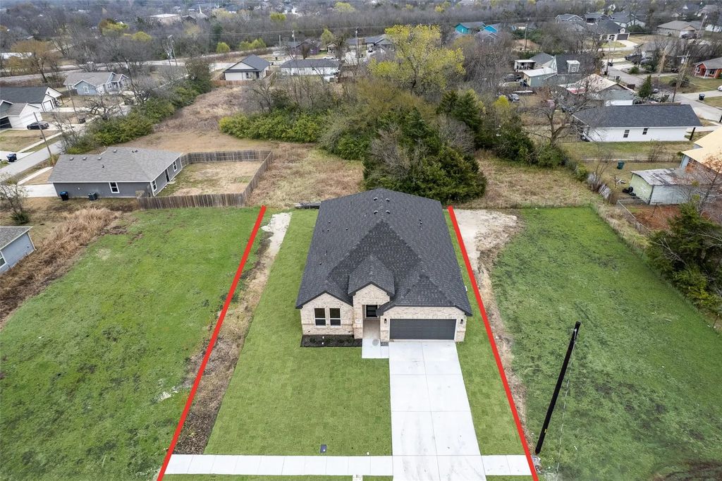 1505 Up The Grove Street, Greenville