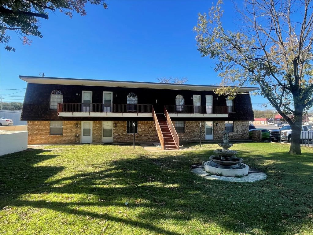 106 E Josephine Avenue, Weatherford