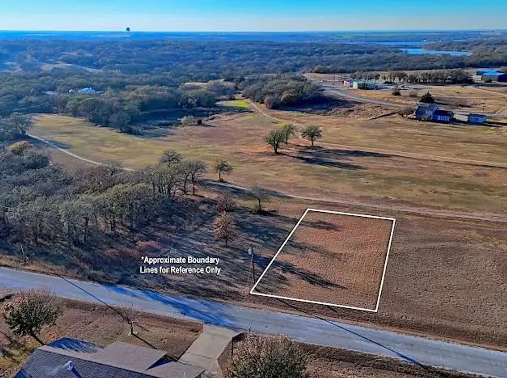 141 Diamond Oaks Drive, Nocona