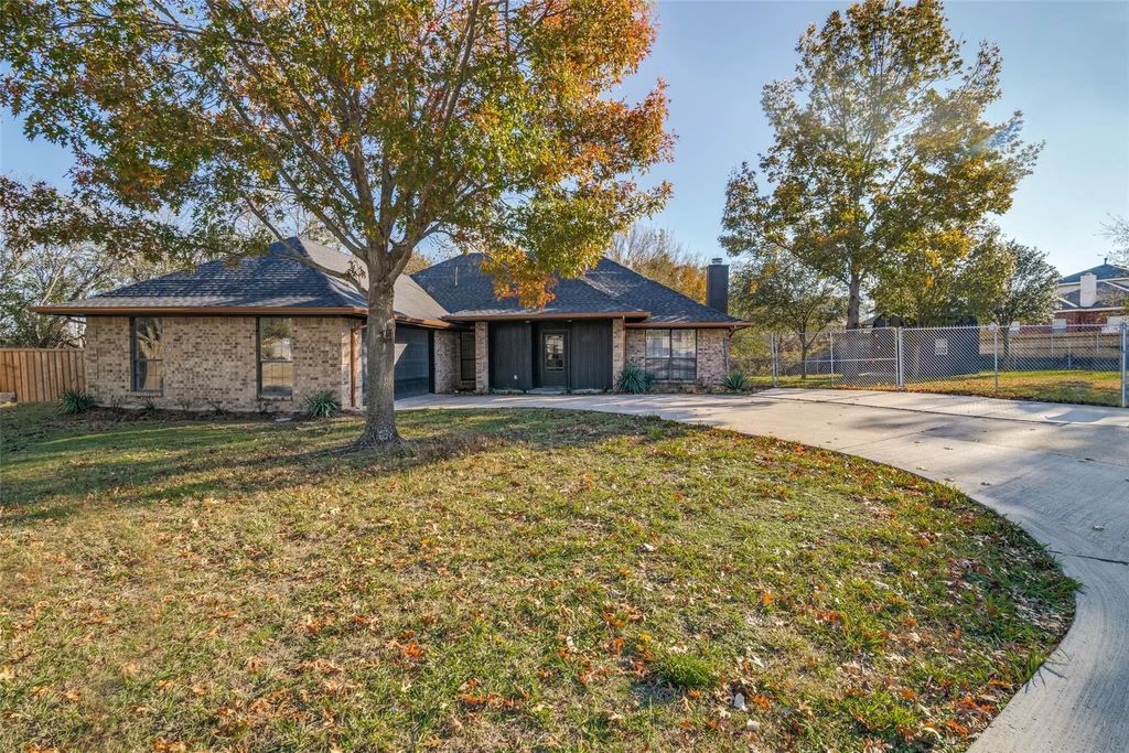 1502 Knob Hill Drive, Garland