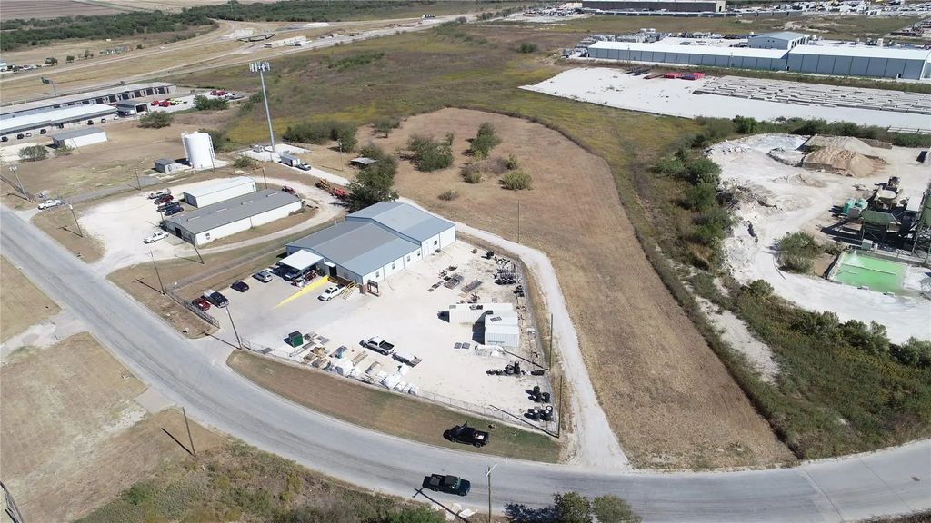 117 Industrial Loop, Hillsboro