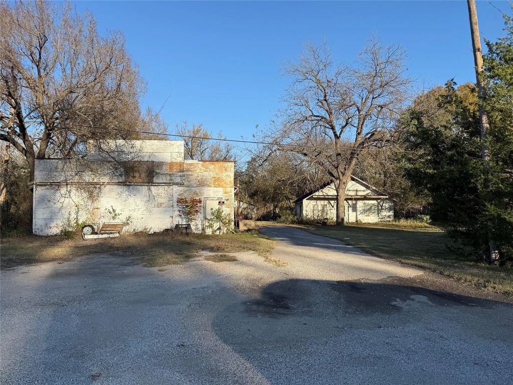408 N Parkway Drive, Alvarado