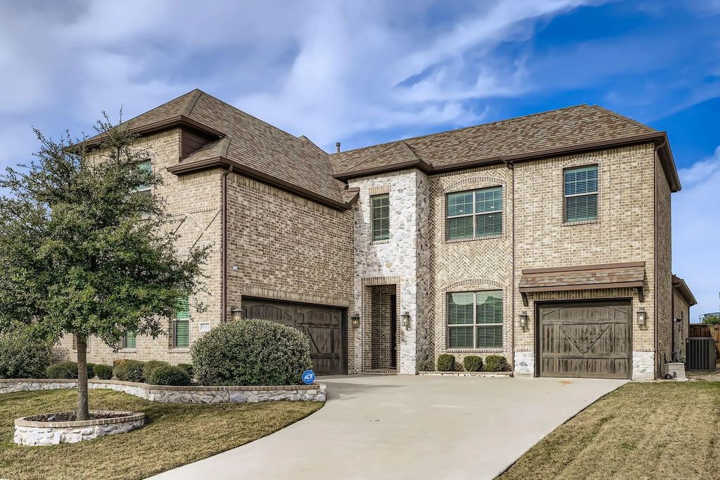 932 Hunters Creek Drive, Rockwall