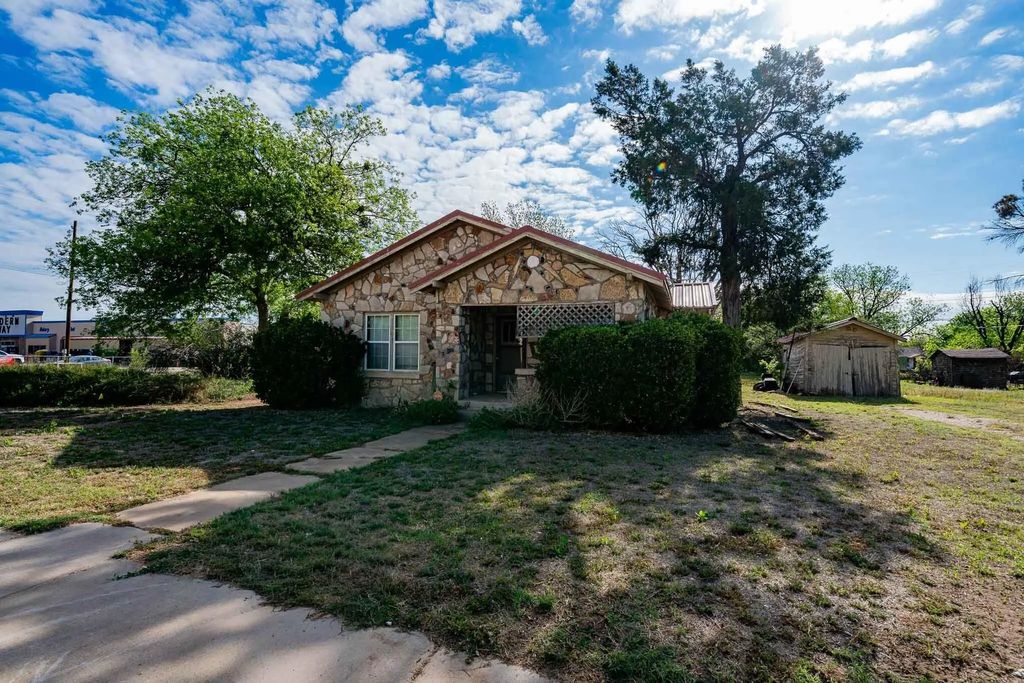 1104 N Avenue Avenue E, Haskell