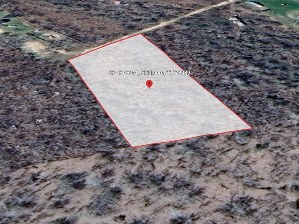 371 Private Road 6011, Skidmore