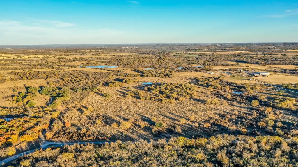 Tbd Light Road, Lipan