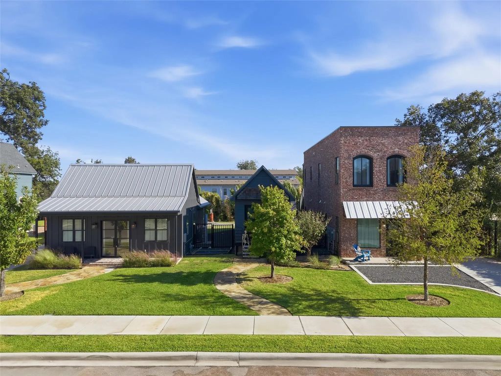 632 S 7th Street, Waco