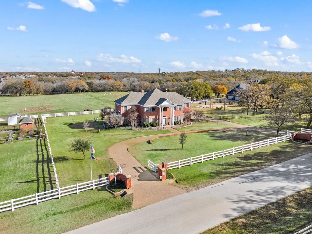 1077 Cardinal Drive, Bartonville